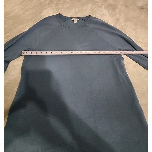 Athleta Light Blue Long Sleeve Active Top Size M With Thumbholes - Picture 3 of 7